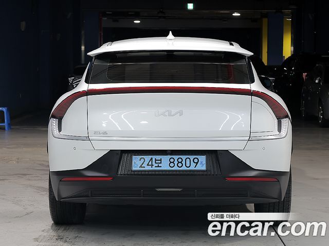 Kia EV6 Long Range Light 2022 — фото 3