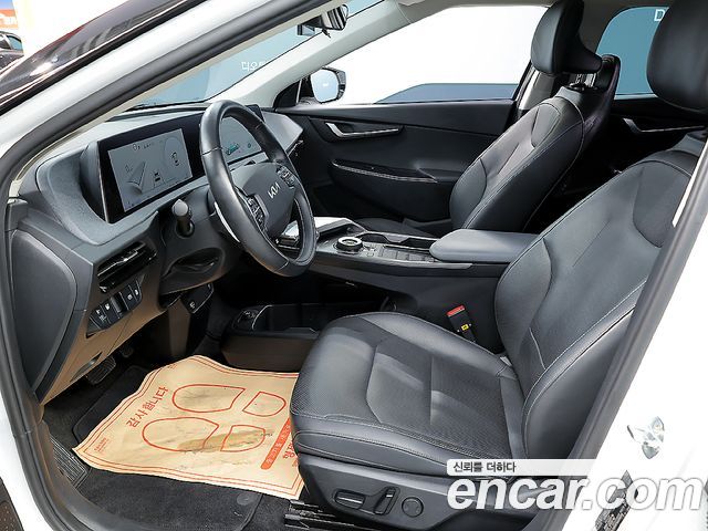 Kia EV6 Long Range Light 2022 — фото 6