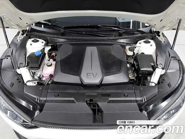 Kia EV6 Long Range Light 2022 — фото 23
