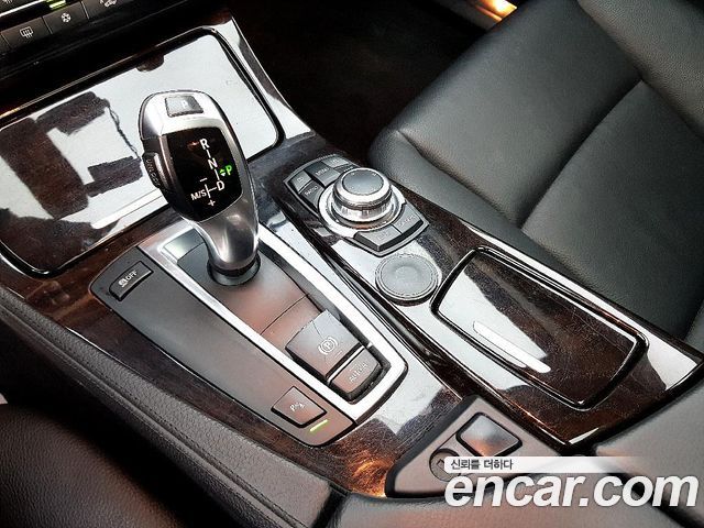BMW 5 Series (F10) 520d 2011 — фото 18