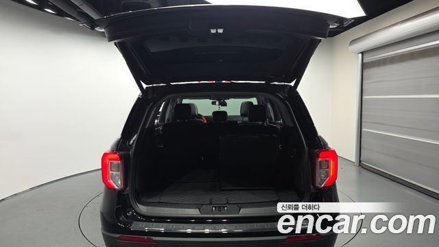 Ford Explorer (VI) 2.3 LimIted 4WD 2022 — фото 24