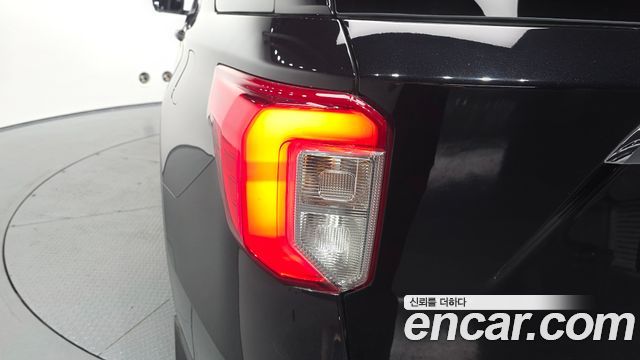Ford Explorer (VI) 2.3 LimIted 4WD 2022 — фото 29