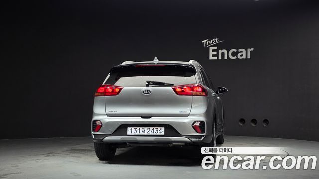 Kia Niro 1.6 HEV Luxury 2021 — фото 4