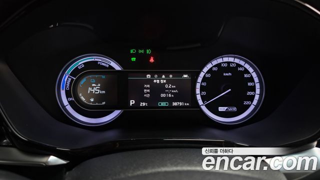 Kia Niro 1.6 HEV Luxury 2021 — фото 8