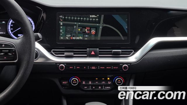 Kia Niro 1.6 HEV Luxury 2021 — фото 13