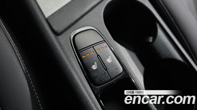 Kia Niro 1.6 HEV Luxury 2021 — фото 18