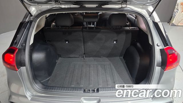 Kia Niro 1.6 HEV Luxury 2021 — фото 19