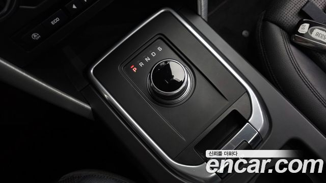 Land Rover Discovery Sport 2.0 TD4 SE 2018 — фото 9