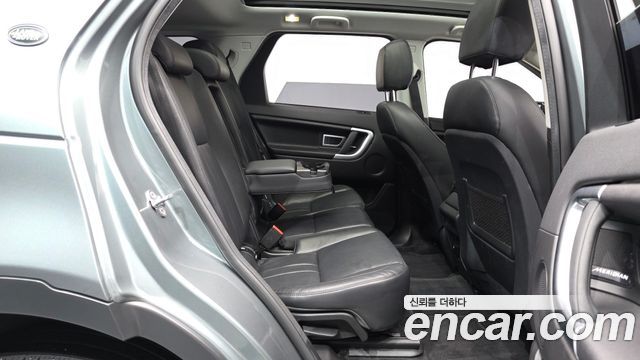 Land Rover Discovery Sport 2.0 TD4 SE 2018 — фото 11
