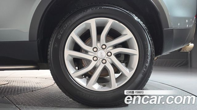 Land Rover Discovery Sport 2.0 TD4 SE 2018 — фото 21