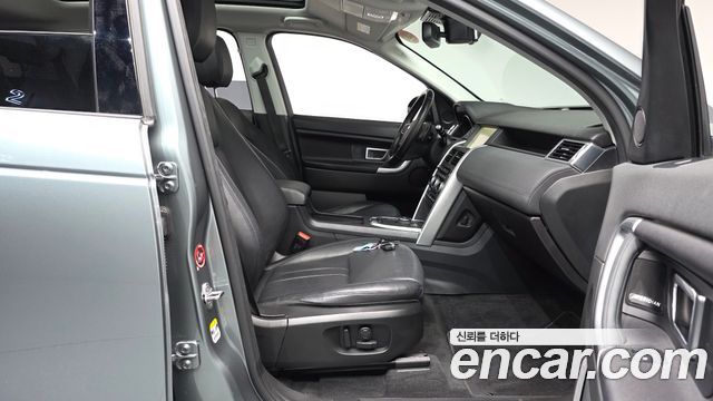 Land Rover Discovery Sport 2.0 TD4 SE 2018 — фото 26