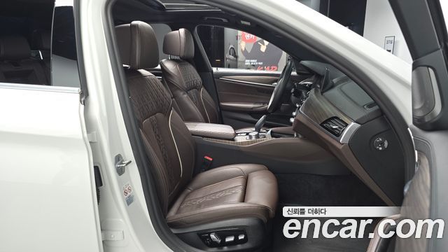 BMW 5 Series (G30) 520i M Sport 2020 — фото 15