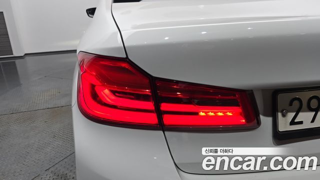 BMW 5 Series (G30) 520i M Sport 2020 — фото 29