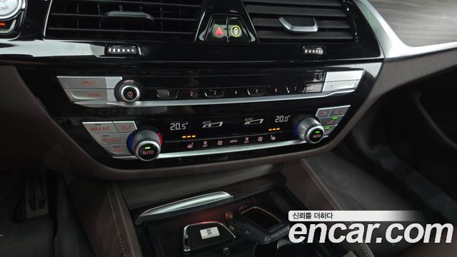 BMW 5 Series (G30) 520i M Sport 2020 — фото 38