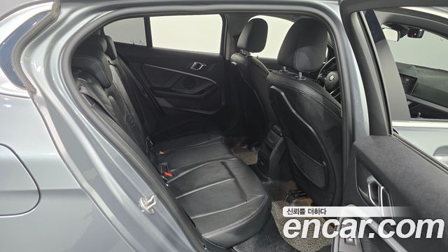 BMW 1 Series (F40) 120i Advantage 2022 — фото 11