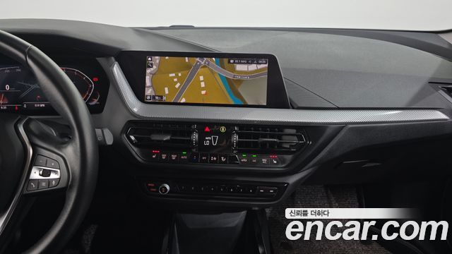 BMW 1 Series (F40) 120i Advantage 2022 — фото 13