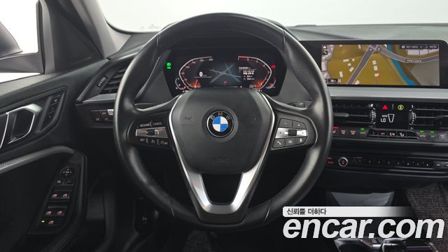 BMW 1 Series (F40) 120i Advantage 2022 — фото 14