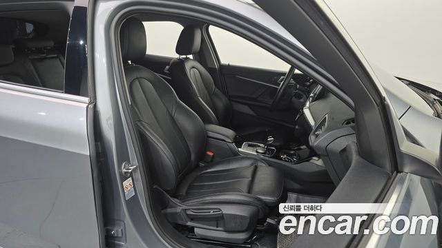 BMW 1 Series (F40) 120i Advantage 2022 — фото 26