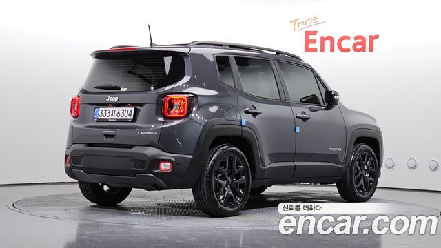 Jeep Renegade 1.3 Limited 2023 — фото 2