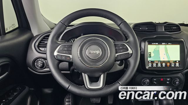 Jeep Renegade 1.3 Limited 2023 — фото 13