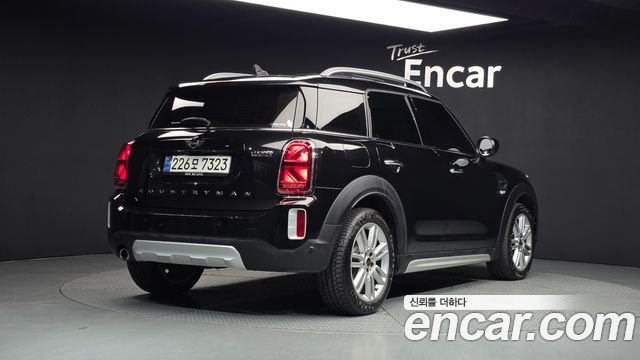 MINI Cooper Countryman Classic Plus Launch Pack 2nd Gen 2023 — фото 2