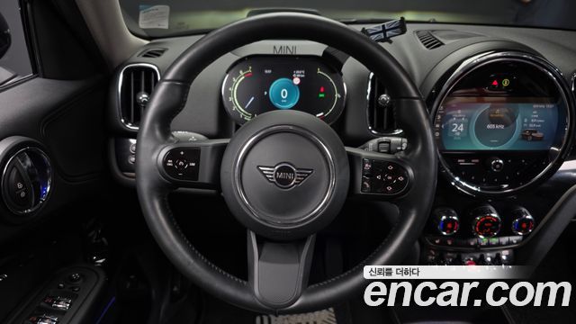 MINI Cooper Countryman Classic Plus Launch Pack 2nd Gen 2023 — фото 13
