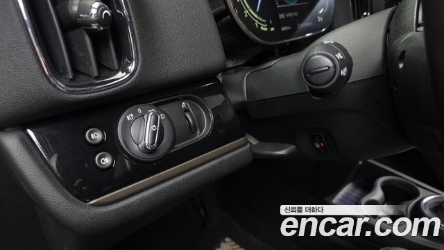 MINI Cooper Countryman Classic Plus Launch Pack 2nd Gen 2023 — фото 28