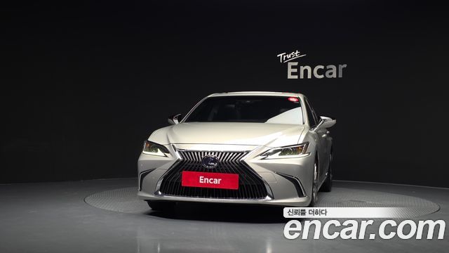Lexus ES300h (VII) Luxury Plus 2019 — фото 3
