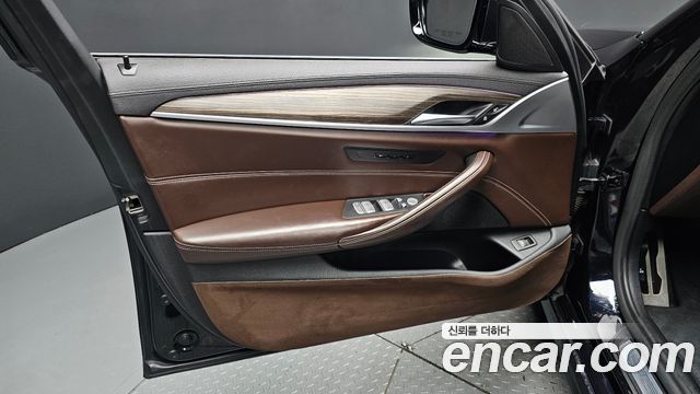 BMW 5 Series (G30) 520d M Sport Package Plus 2020 — фото 24