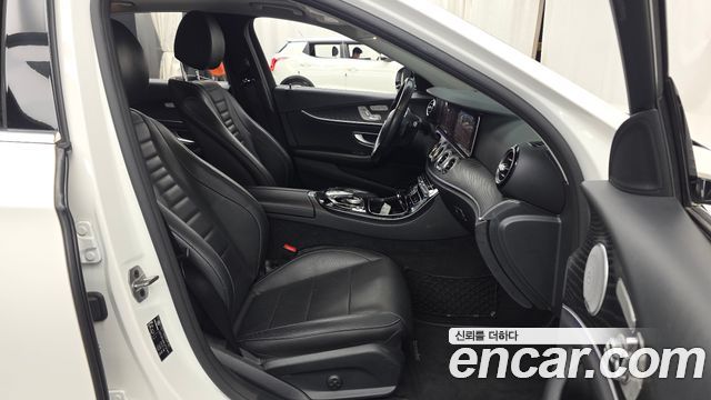 Mercedes-Benz E-Class (W213) E300 Avantgarde 2020 — фото 11