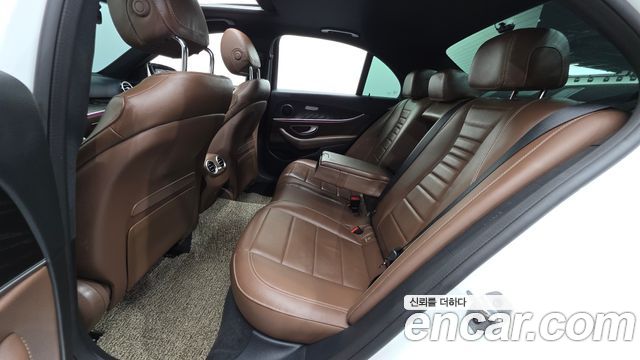 Mercedes-Benz E-Class (W213) E250 Avantgarde 2023 — фото 12