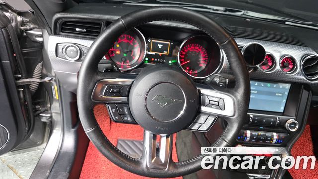 Ford Mustang Coupe 2017 — фото 13