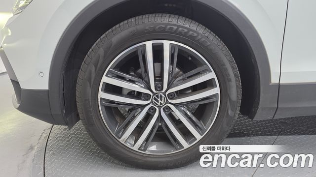 Volkswagen Tiguan (II) 2.0 TDI Prestige 2021 — фото 5