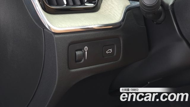 Volvo XC60 (II) D5 Inscription 2018 — фото 15