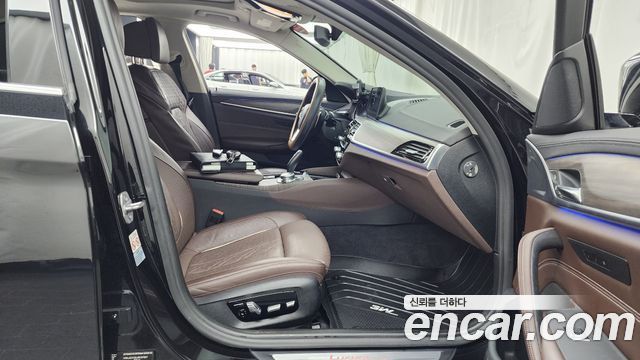 BMW 5 Series (G30) 530i Luxury Plus 2018 — фото 11