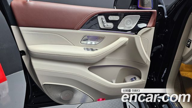 Mercedes-Benz GLS-Class (X167) Maybach GLS600 4MATIC 2023 — фото 24