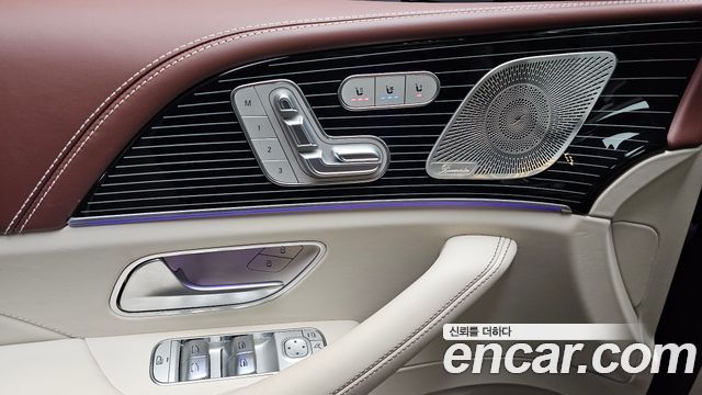 Mercedes-Benz GLS-Class (X167) Maybach GLS600 4MATIC 2023 — фото 27