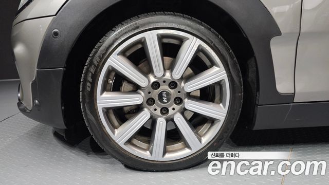 MINI Cooper SD Clubman Standard 2nd 2020 — фото 5