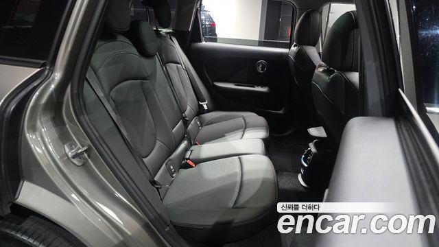 MINI Cooper SD Clubman Standard 2nd 2020 — фото 11