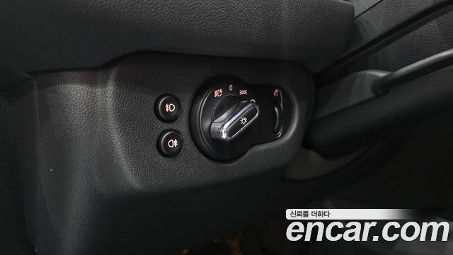 MINI Cooper SD Clubman Standard 2nd 2020 — фото 29