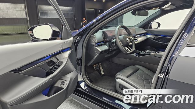 BMW 5 Series (G60) 530i xDrive M Sport 2025 — фото 10
