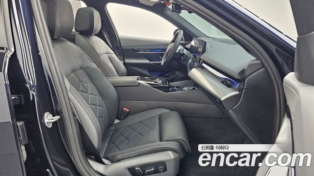 BMW 5 Series (G60) 530i xDrive M Sport 2025 — фото 11