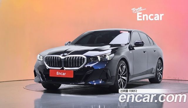 BMW 5 Series (G60) 530i xDrive M Sport 2025 — фото 1