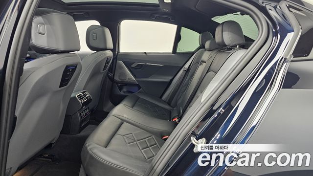 BMW 5 Series (G60) 530i xDrive M Sport 2025 — фото 26