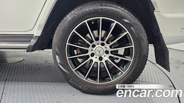 Mercedes-Benz G-Class (W463b) G400d 2023 — фото 21