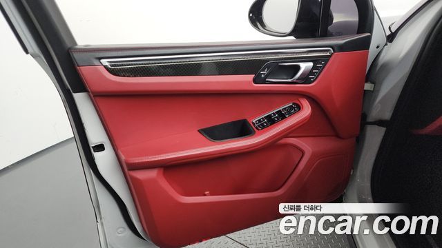 Porsche Macan 2.9 GTS 95B 2020 — фото 24