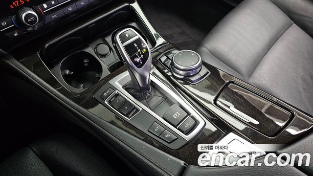 BMW 5 Series (F10) 528i 2015 — фото 9