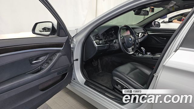 BMW 5 Series (F10) 528i 2015 — фото 10