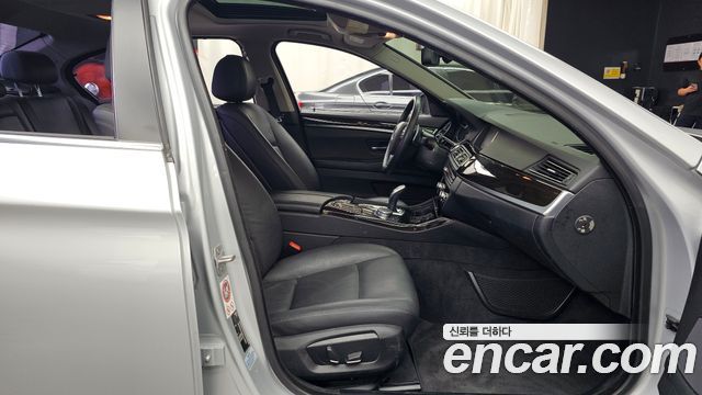 BMW 5 Series (F10) 528i 2015 — фото 11