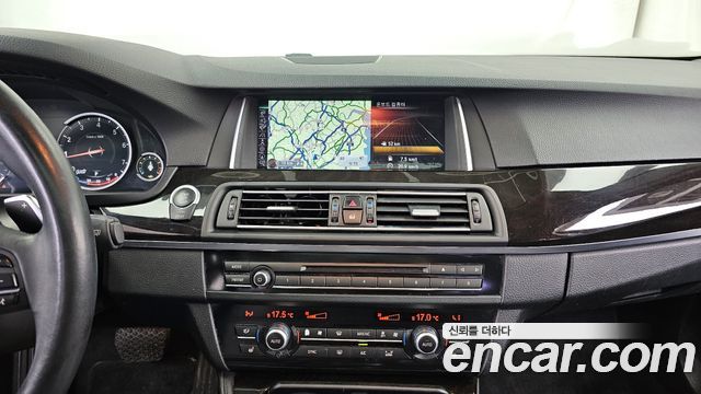 BMW 5 Series (F10) 528i 2015 — фото 14